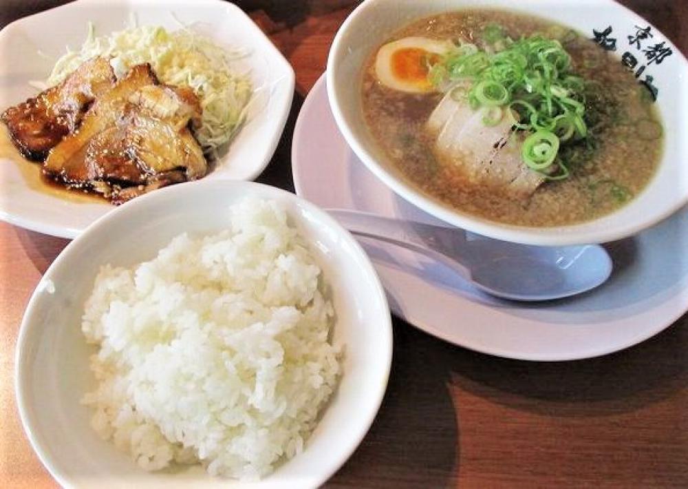 らーめん 格別ヤ 関大前店