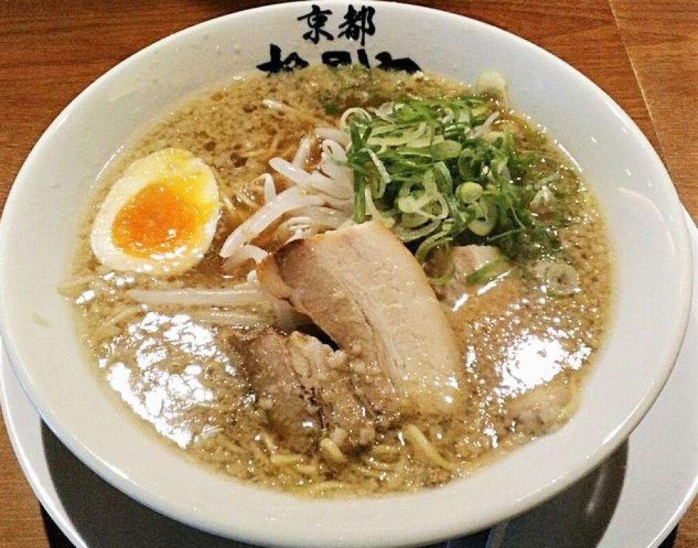 らーめん 格別ヤ 関大前店