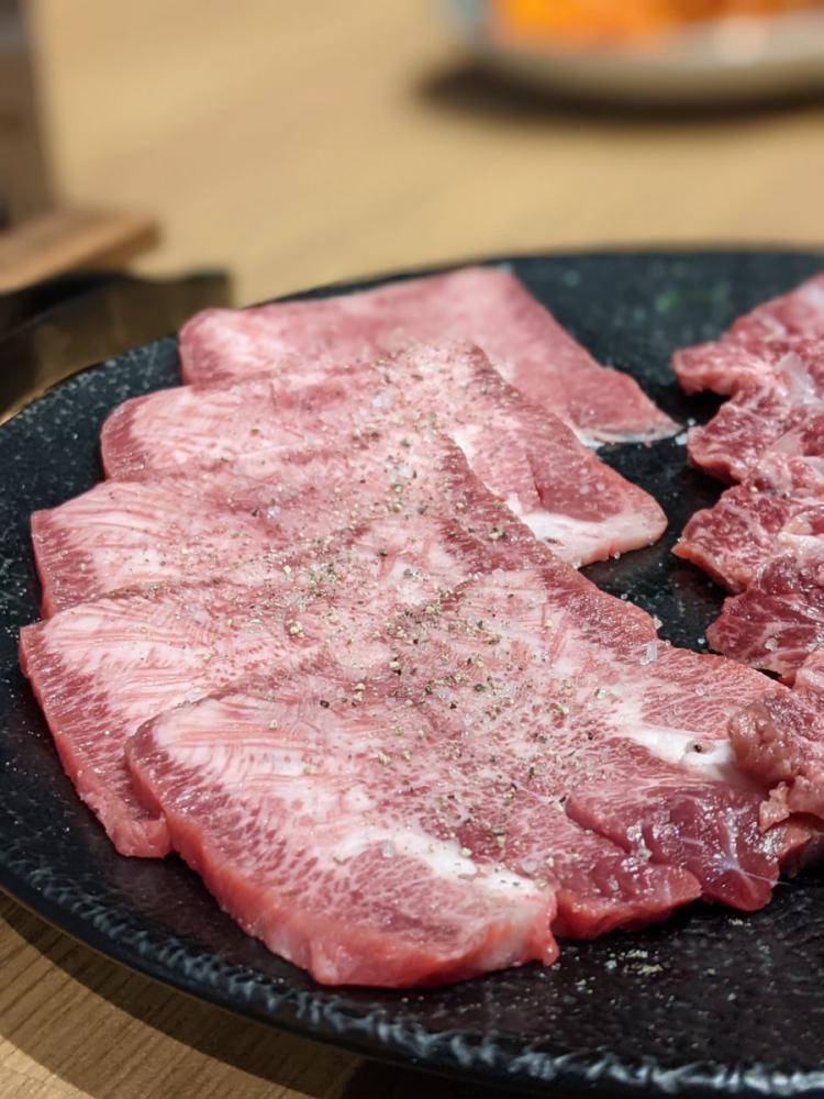 炭火焼肉 超世界