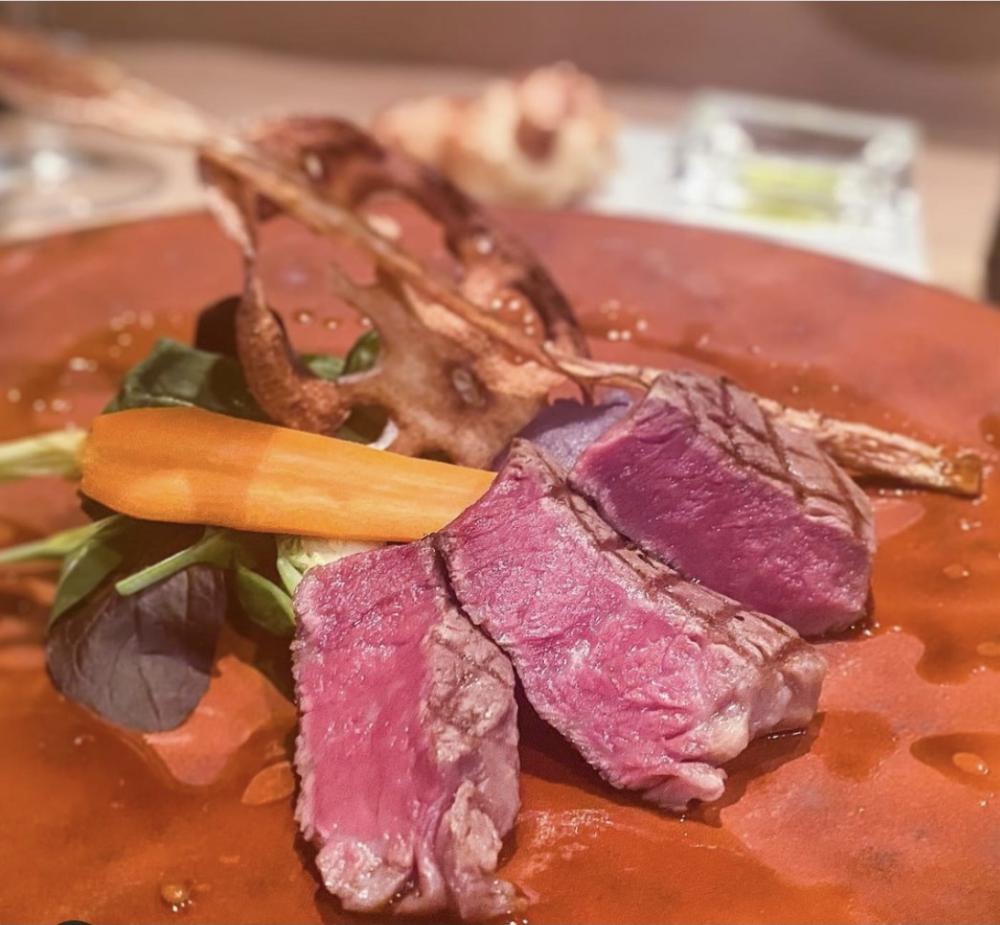 コース料理とワインのお店 UNE (アン)