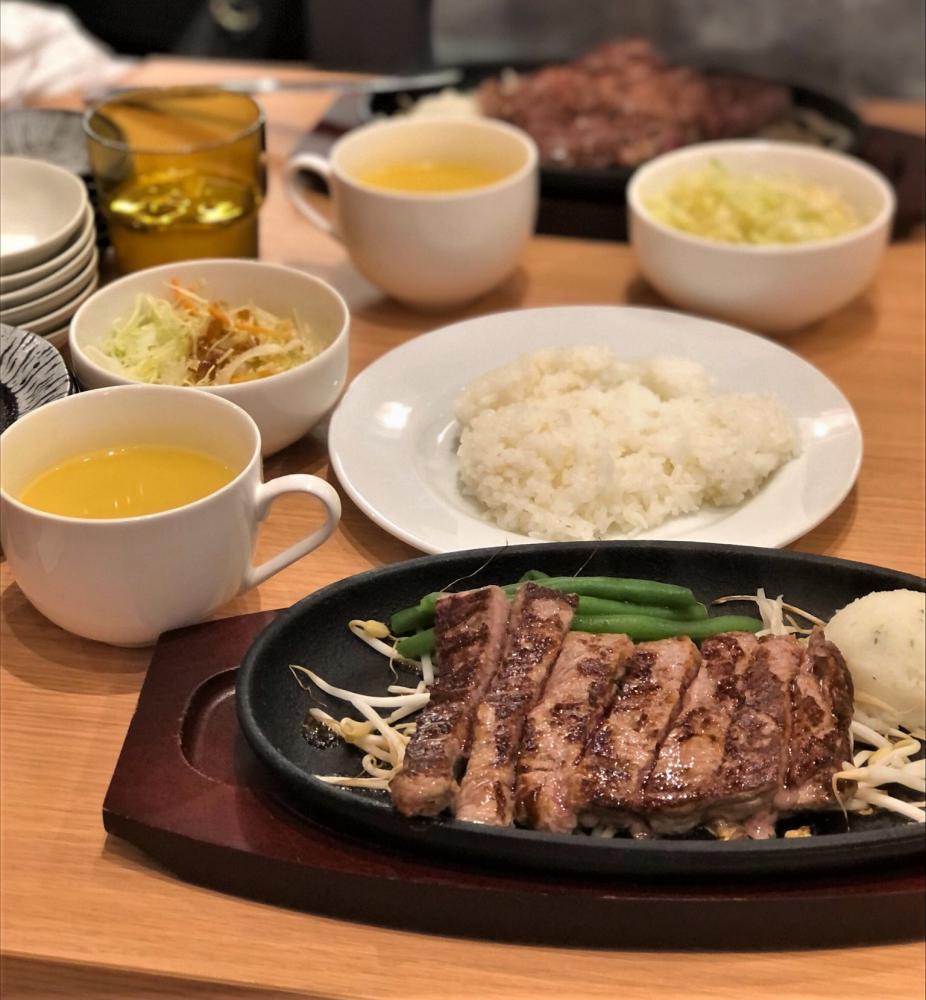 ステーキファイブと寿司六